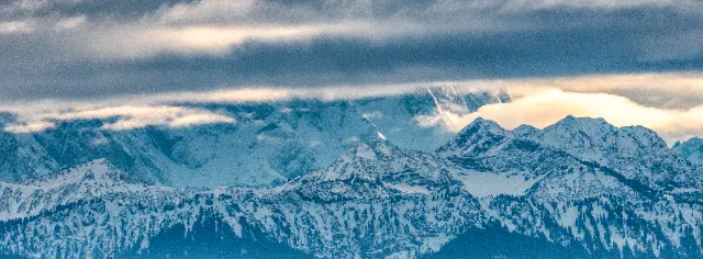 Schneekronen – In den Bergen