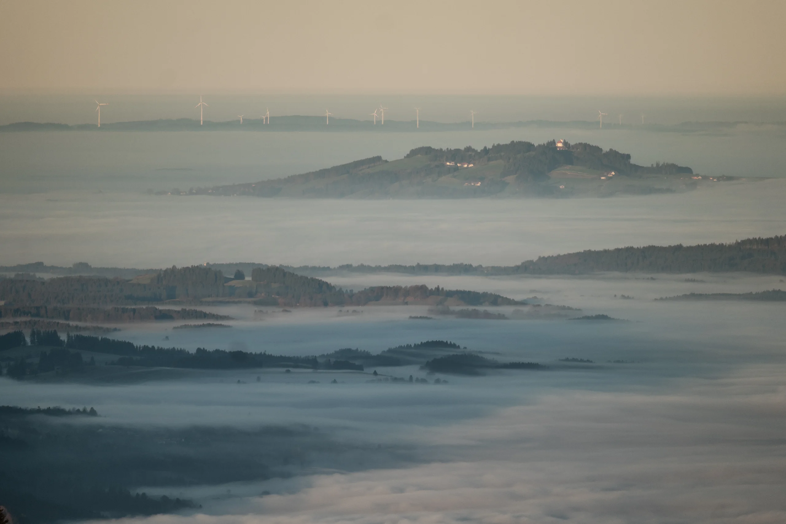 Ebene im Nebel – In den Bergen