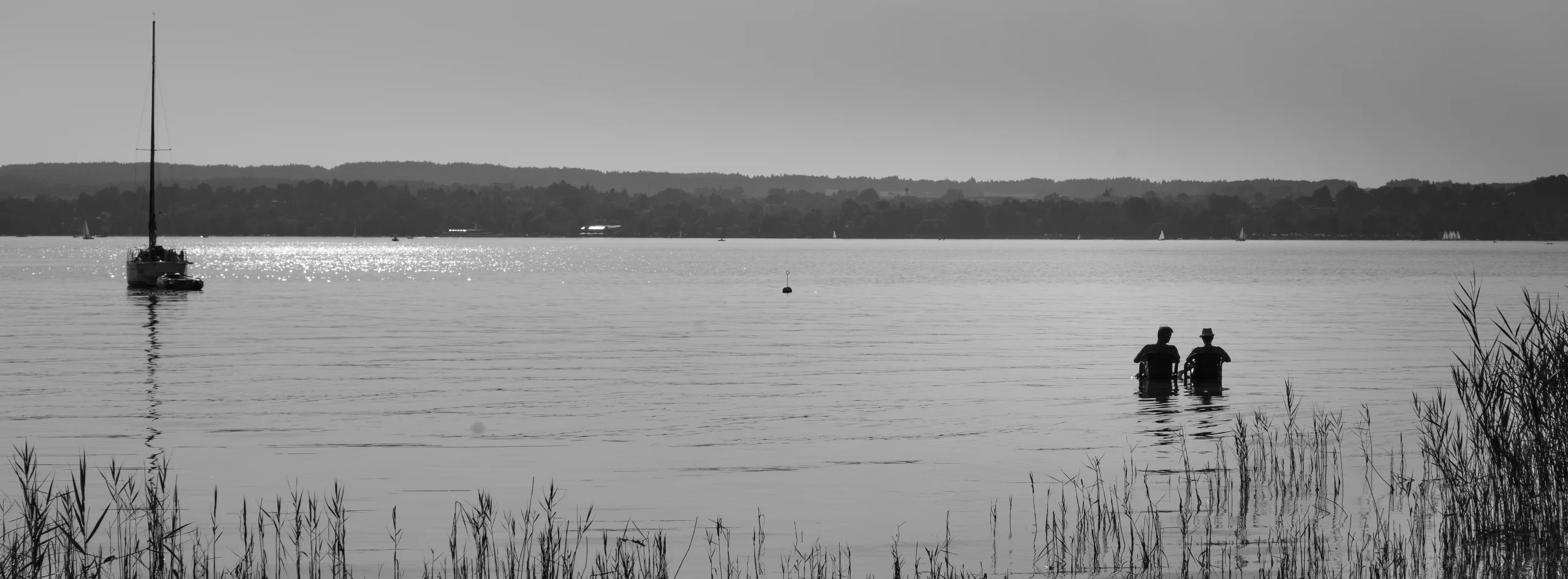 Zwei im Stillstand – Auf dem Wasser